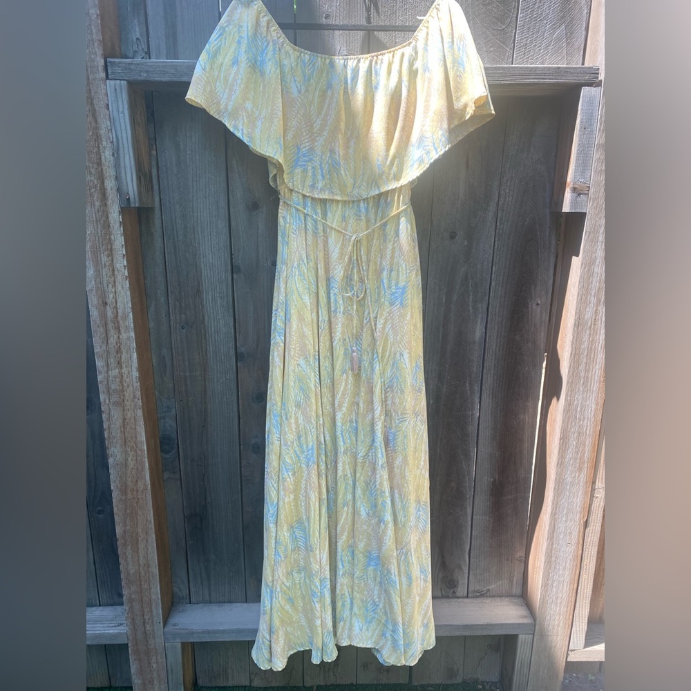 Aakaa Off-shoulder maxi dress yellow floral size S
